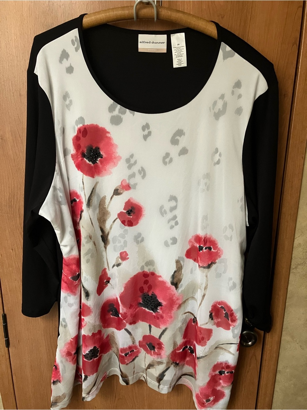 Alfred Dunner Black, White & Red Poppy Floral Scoop Neck Tunic 2X